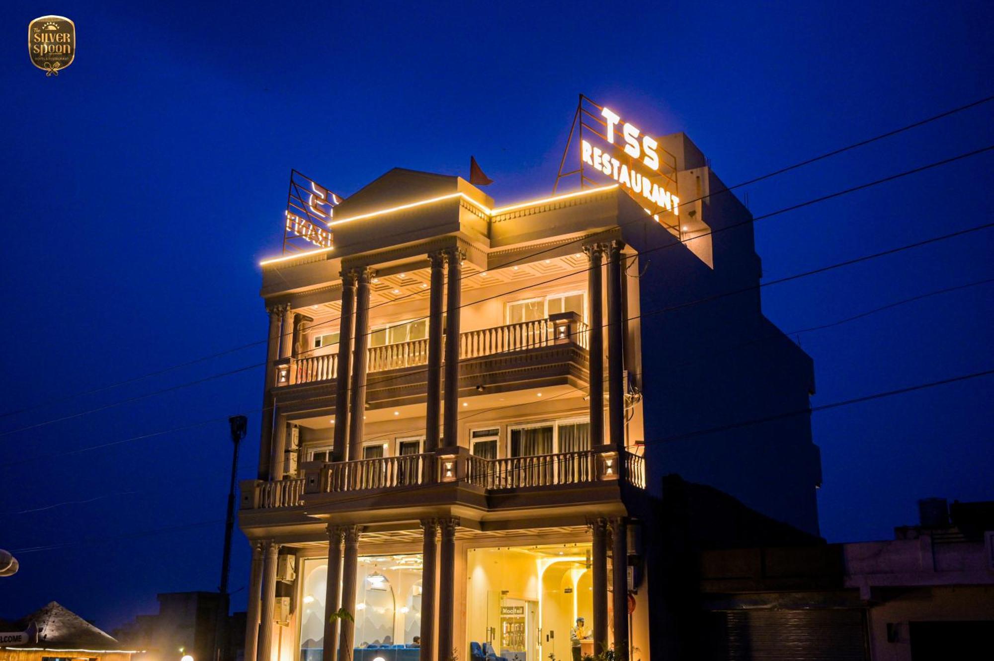 The Silver Spoon Hotel & Restaurant Bundi Exterior photo