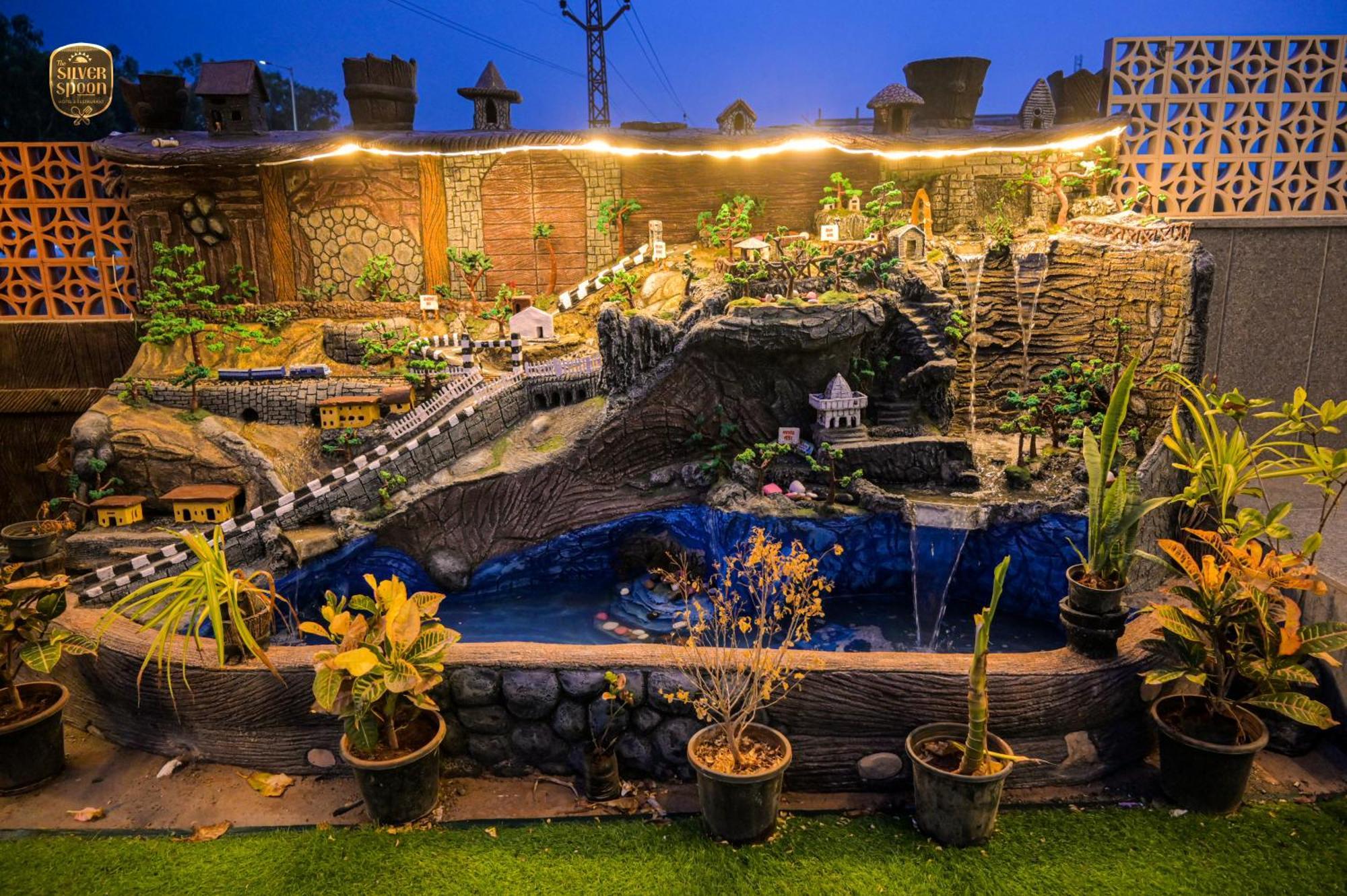 The Silver Spoon Hotel & Restaurant Bundi Exterior photo