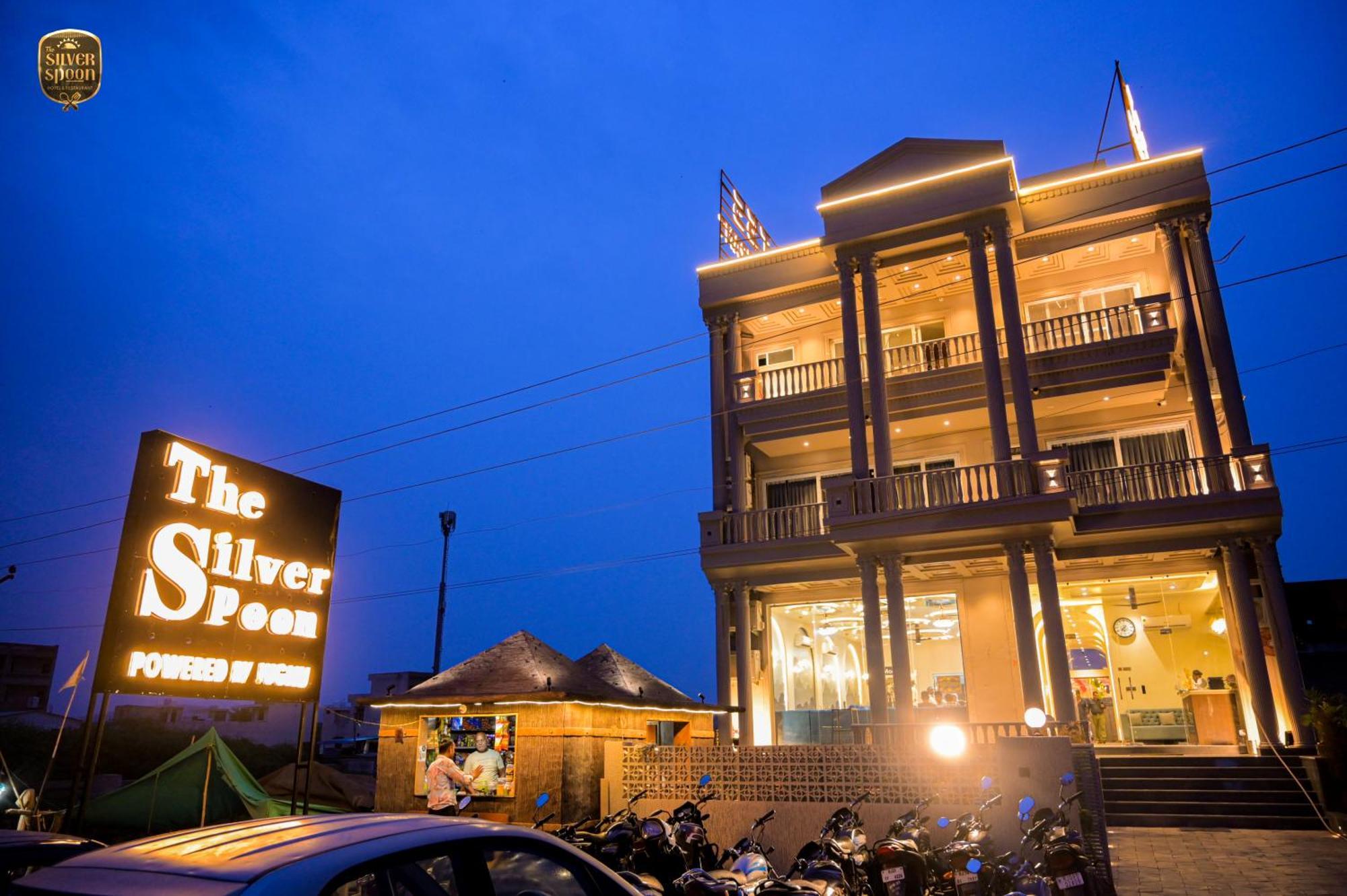 The Silver Spoon Hotel & Restaurant Bundi Exterior photo