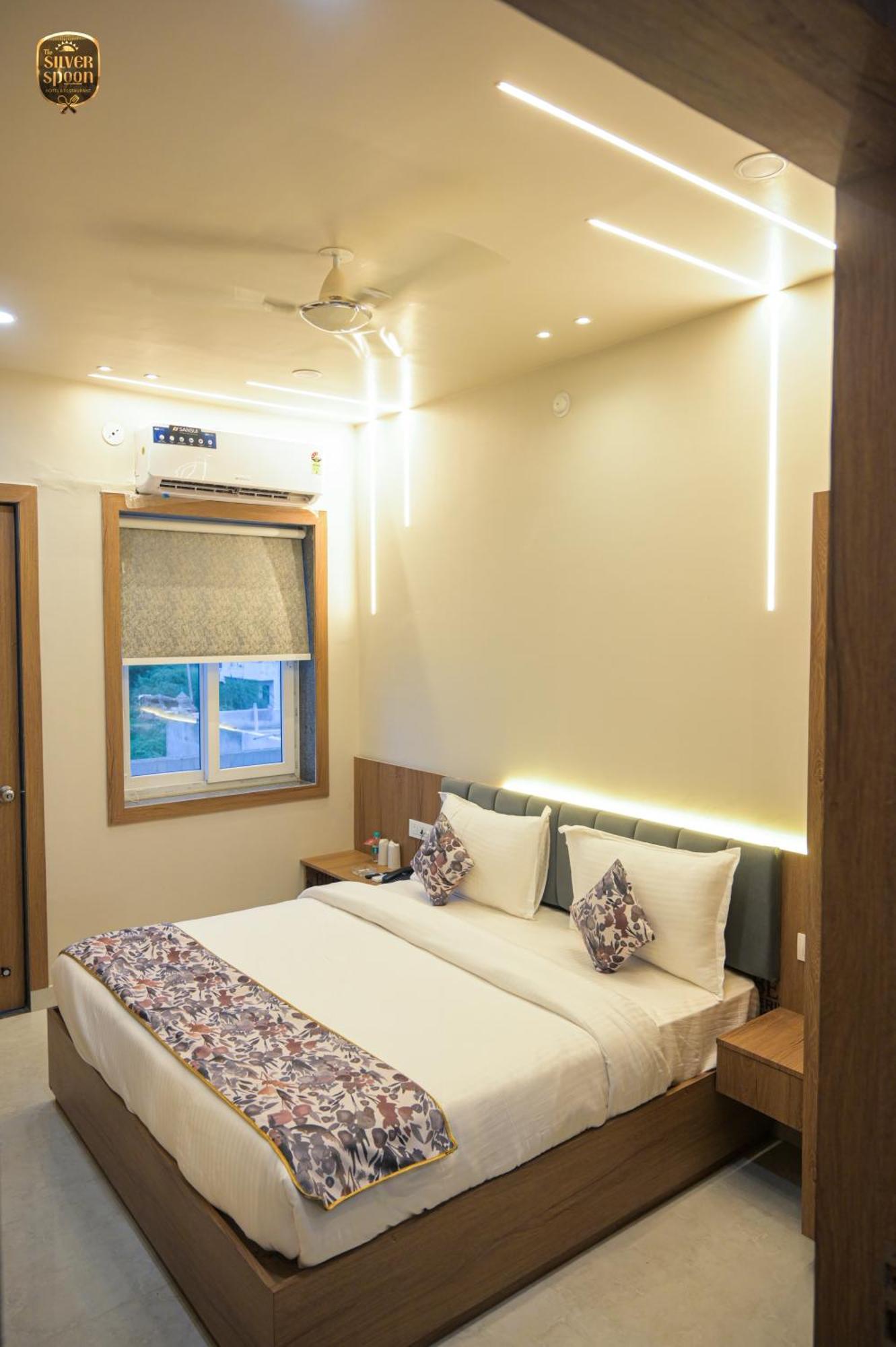 The Silver Spoon Hotel & Restaurant Bundi Exterior photo