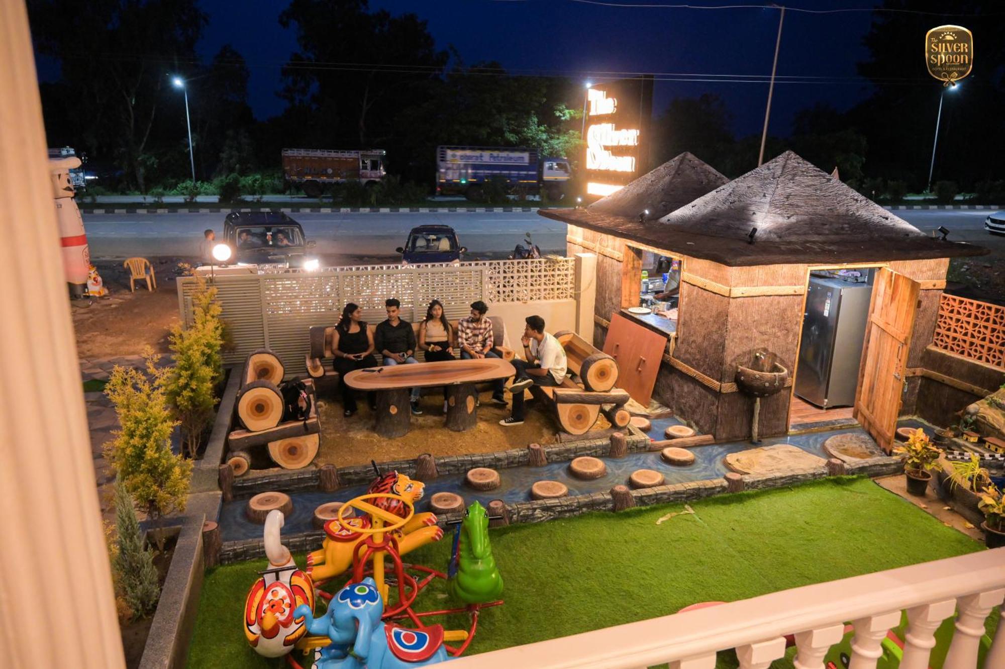 The Silver Spoon Hotel & Restaurant Bundi Exterior photo